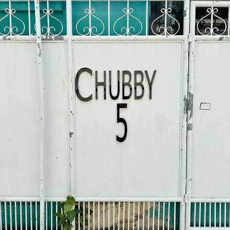 Chubby 5 Room 3 Bangkok Buitenkant foto
