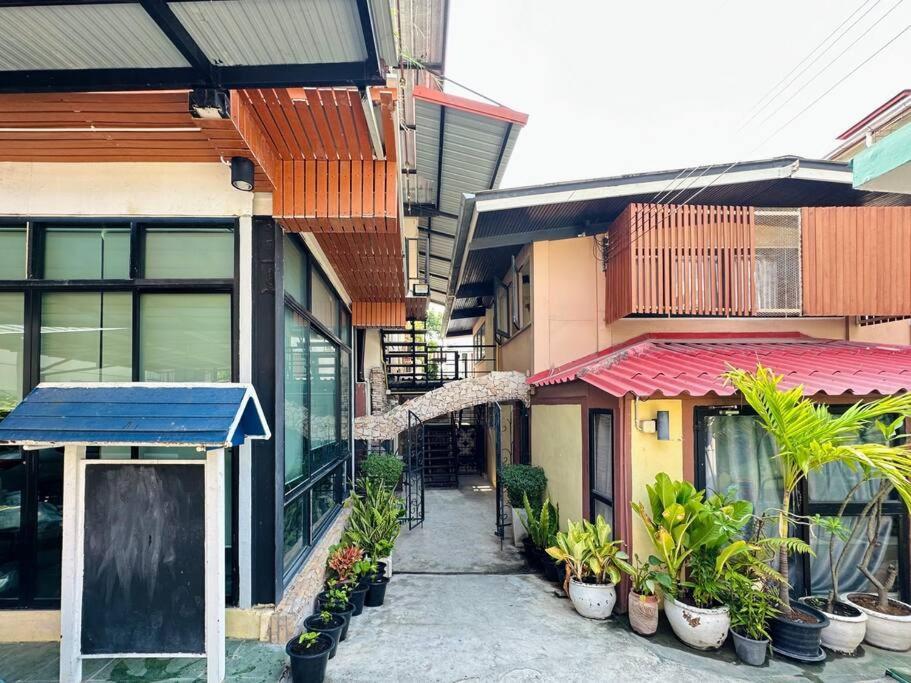 Chubby 5 Room 3 Bangkok Buitenkant foto